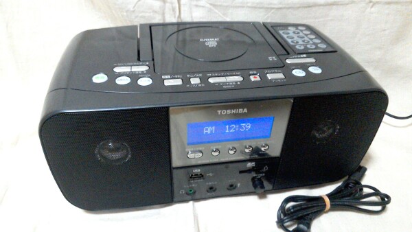 TOSHIBA CUTEBEAT SD/USB/CDラジオ(リモコン付) ブラック TY-SDK70(K)